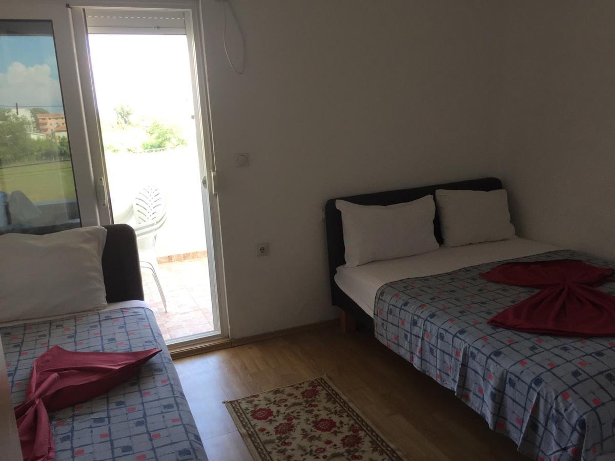 Apartments Daris Ulcinj Esterno foto